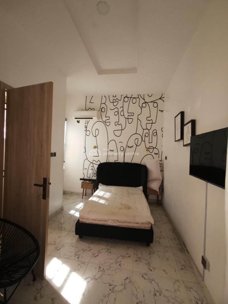 Spacious Fully Furnished Room in a Shared Apartment Upstairs, Royal Pine Estate Orchid Road Eleganza Bustop Lekki Lagos, Lekki, Lagos, Flat / Apartment for Rent
