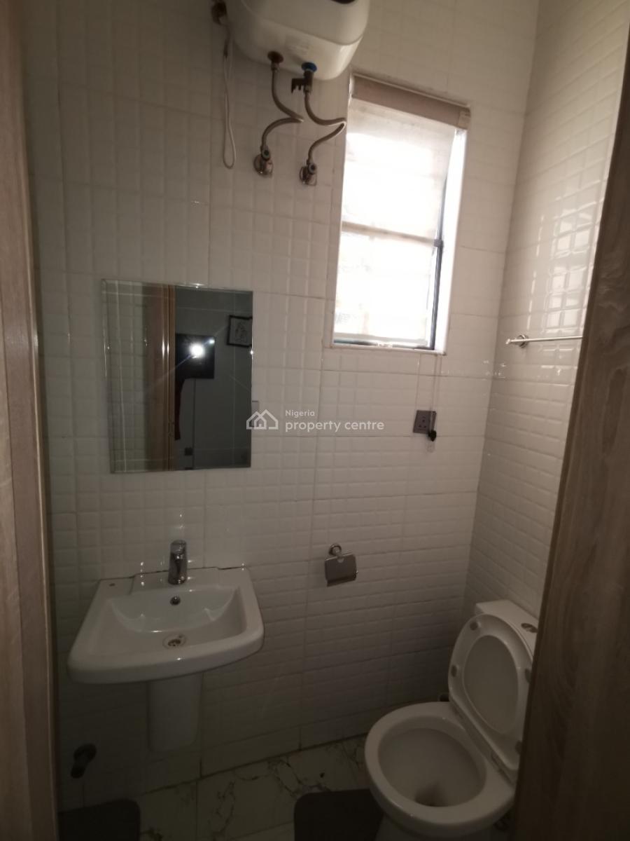 Spacious Fully Furnished Room in a Shared Apartment Upstairs, Royal Pine Estate Orchid Road Eleganza Bustop Lekki Lagos, Lekki, Lagos, Flat / Apartment for Rent