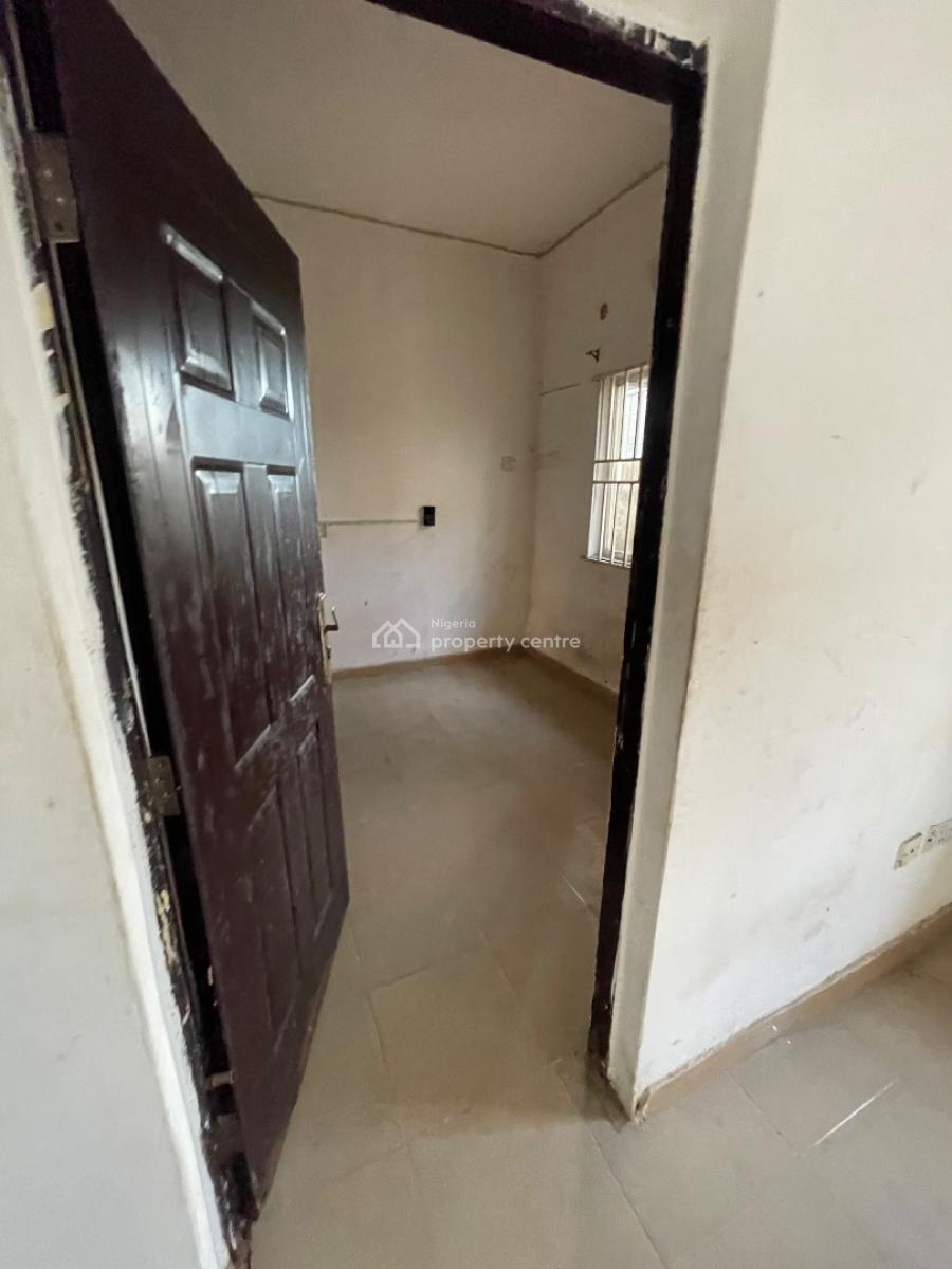 Mini Flat 1 Room and Parlor, Ado Roundabout, Ajah, Lagos, Flat / Apartment for Rent