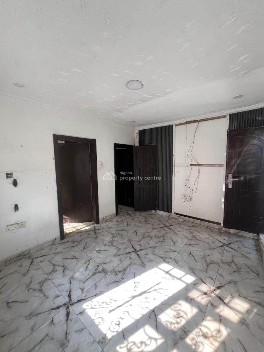 Standard Mini Flat Available in Lekki Phase 1, Lekki Phase 1, Lekki, Lagos, Mini Flat (room and Parlour) for Rent