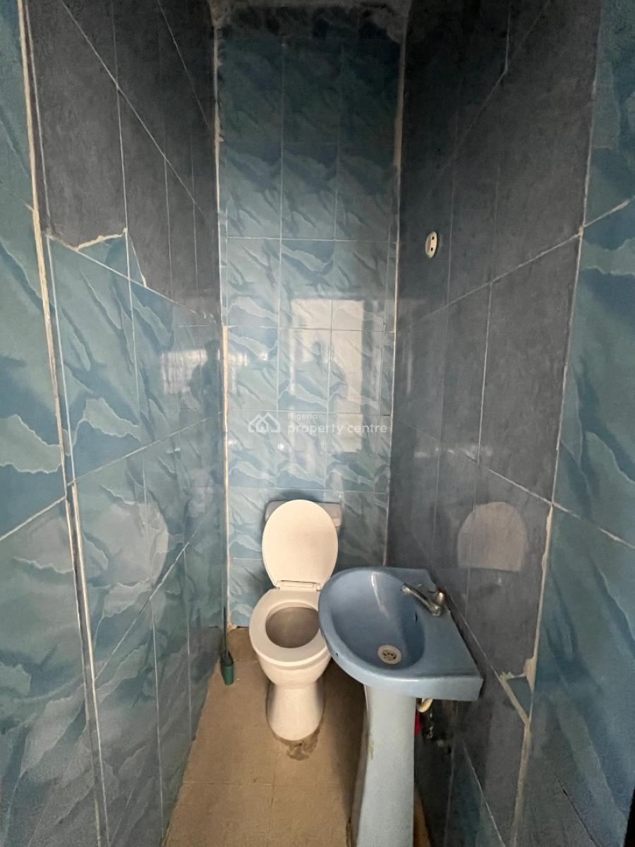 Standard Mini Flat Available in Lekki Phase 1, Lekki Phase 1, Lekki, Lagos, Mini Flat (room and Parlour) for Rent