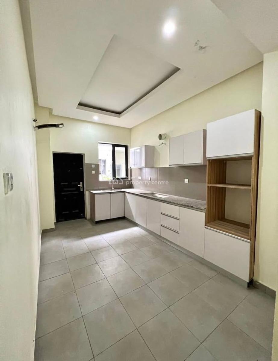 4 Bedroom Terrace Available, Ologolo, Lekki, Lagos, Terraced Duplex for Rent