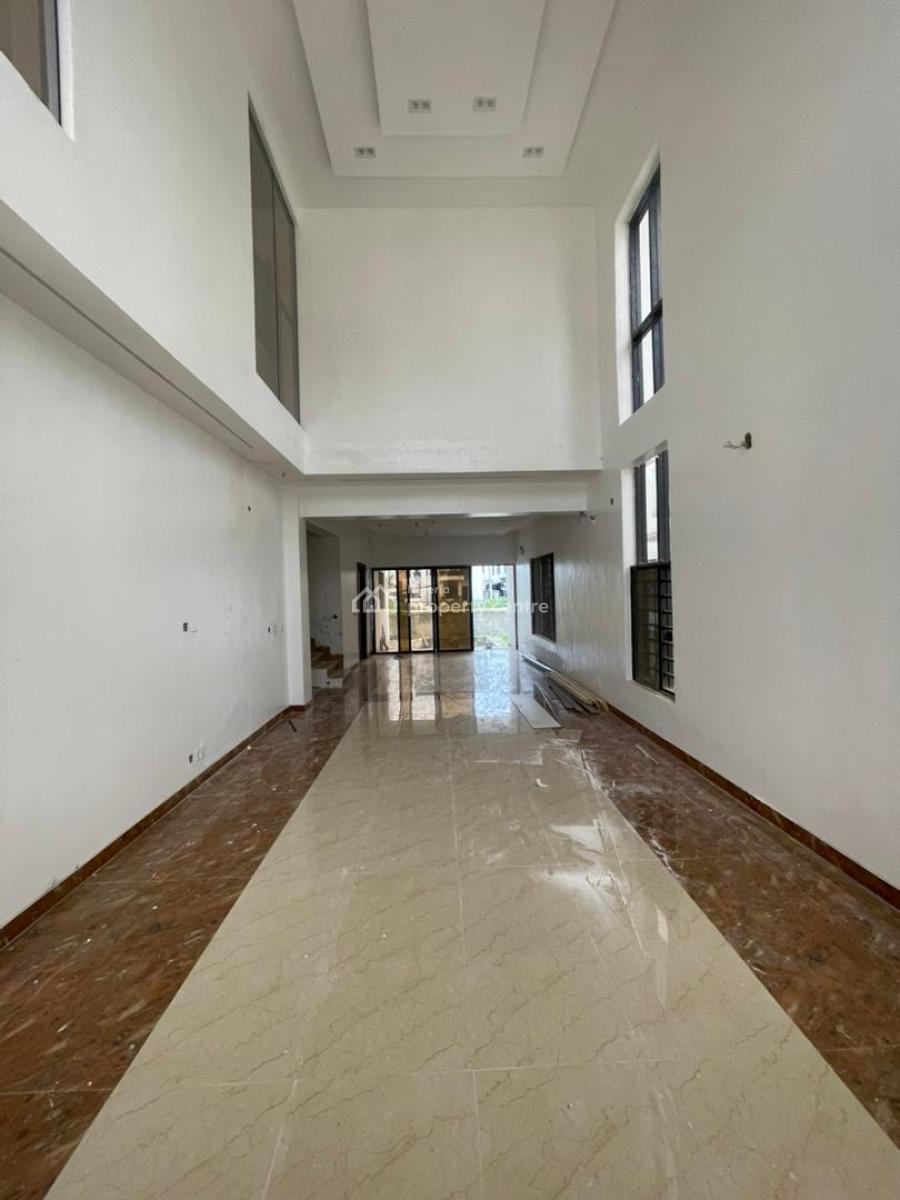 5 Bedroom Triplex, Lekki County, Lekki, Lagos, Detached Duplex for Sale