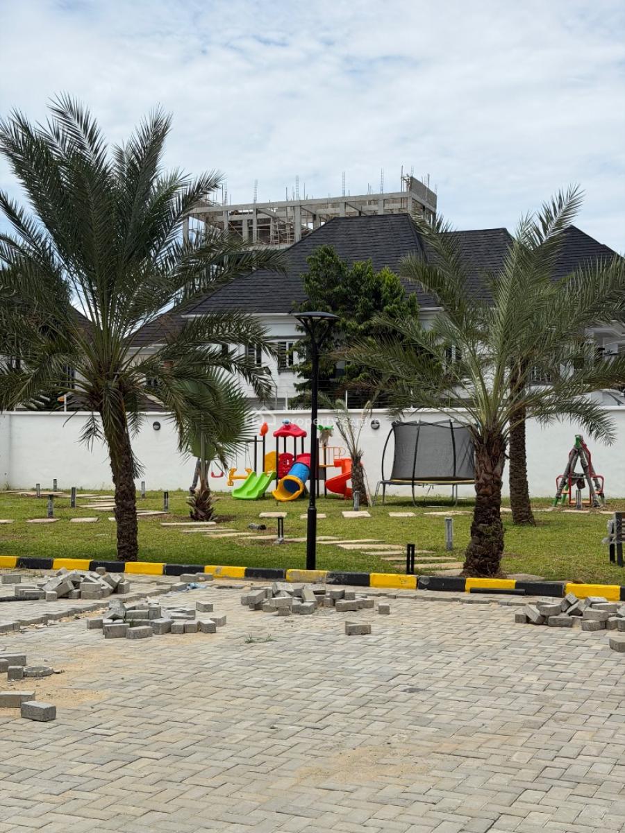 Luxury 3 Bedrooms Flat with Excellent Facilities, Freedom Way, Lekki Phase 1, Lekki, Lagos, Flat / Apartment for Rent