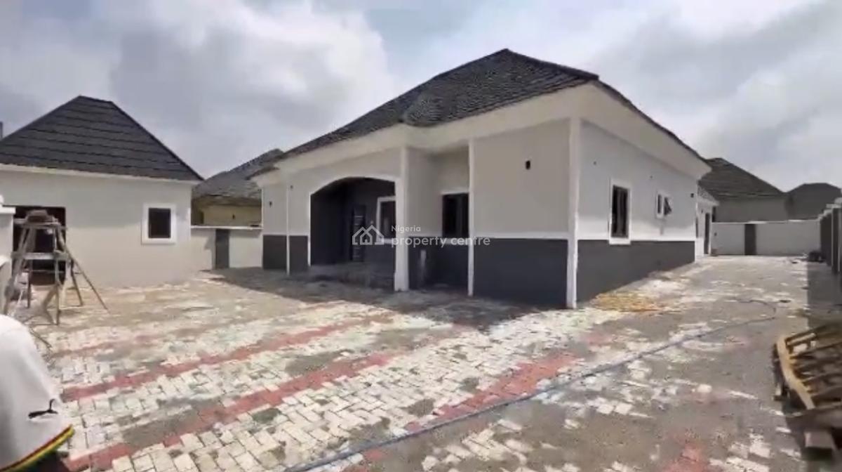 Luxurious Spacious 3 Bedroom En-suite Bungalow + 2 Units Bq, Tarred Road, Gwarimpa Ext, Gwarinpa, Abuja, Detached Bungalow for Sale