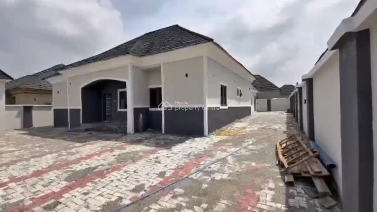 Luxurious Spacious 3 Bedroom En-suite Bungalow + 2 Units Bq, Tarred Road, Gwarimpa Ext, Gwarinpa, Abuja, Detached Bungalow for Sale