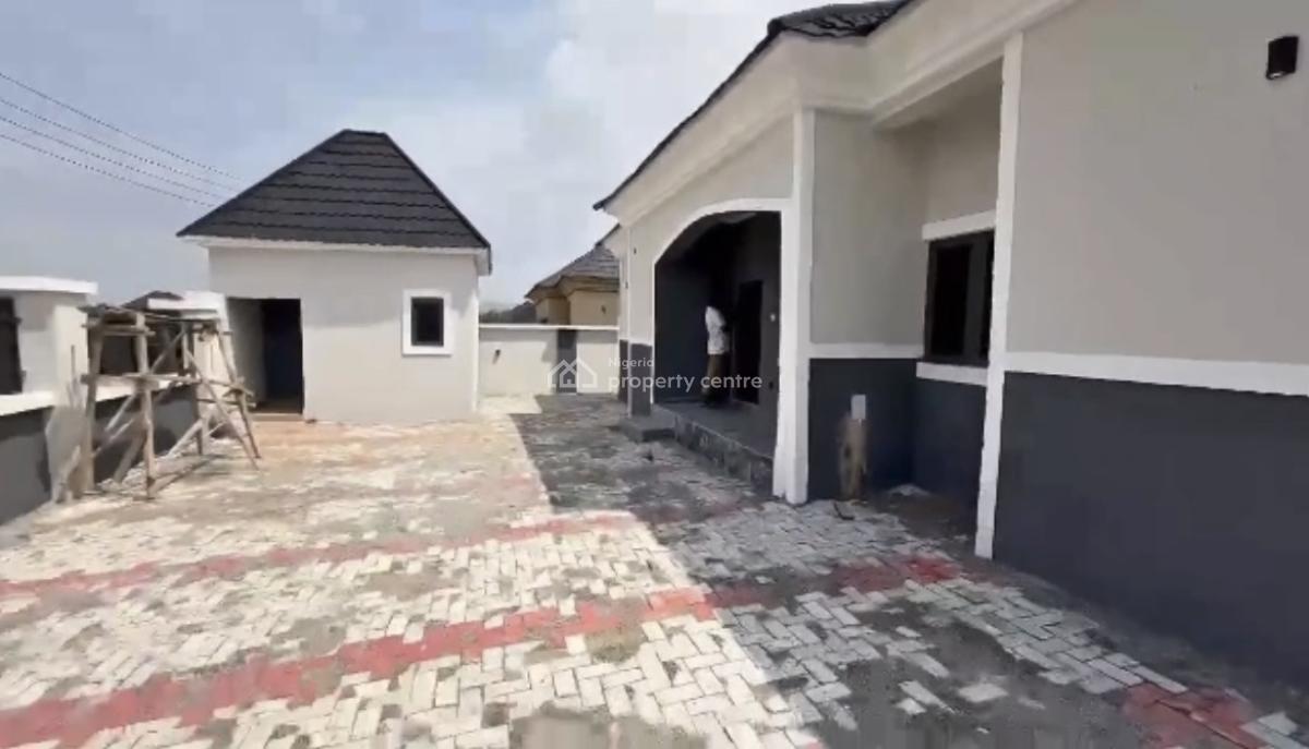 Luxurious Spacious 3 Bedroom En-suite Bungalow + 2 Units Bq, Tarred Road, Gwarimpa Ext, Gwarinpa, Abuja, Detached Bungalow for Sale