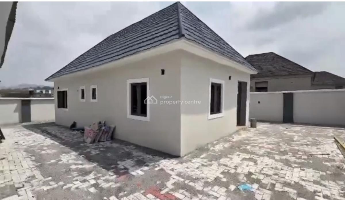 Luxurious Spacious 3 Bedroom En-suite Bungalow + 2 Units Bq, Tarred Road, Gwarimpa Ext, Gwarinpa, Abuja, Detached Bungalow for Sale