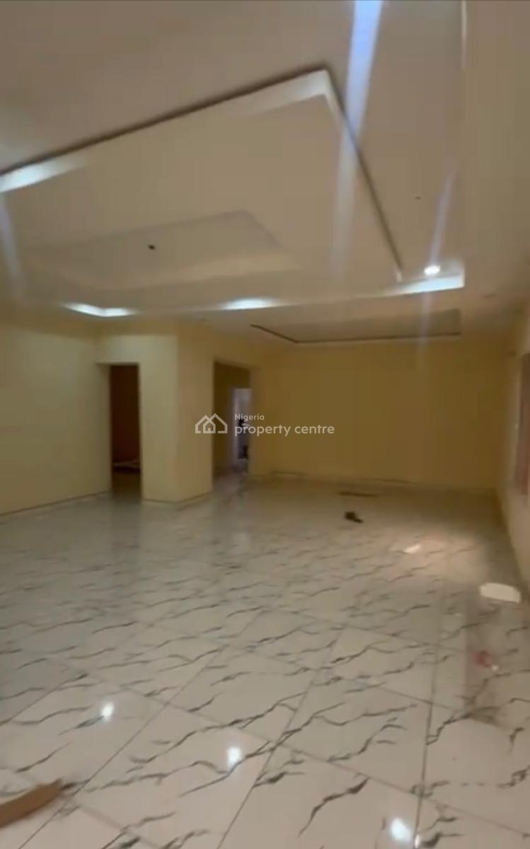 Massive Spacious 3bedroom En-suite Flat + Bq, Wuye Main, Wuye, Abuja, Block of Flats for Sale