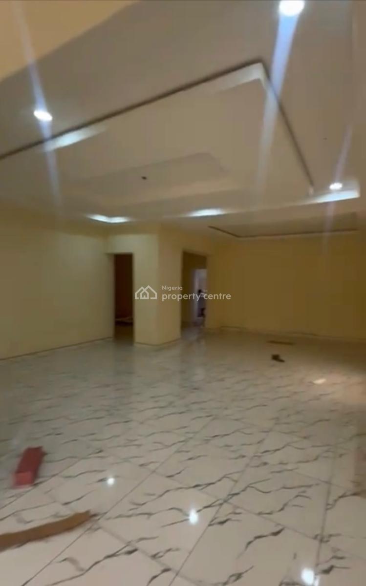 Massive Spacious 3bedroom En-suite Flat + Bq, Wuye Main, Wuye, Abuja, Block of Flats for Sale