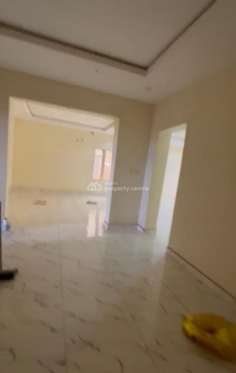 Massive Spacious 3bedroom En-suite Flat + Bq, Wuye Main, Wuye, Abuja, Block of Flats for Sale