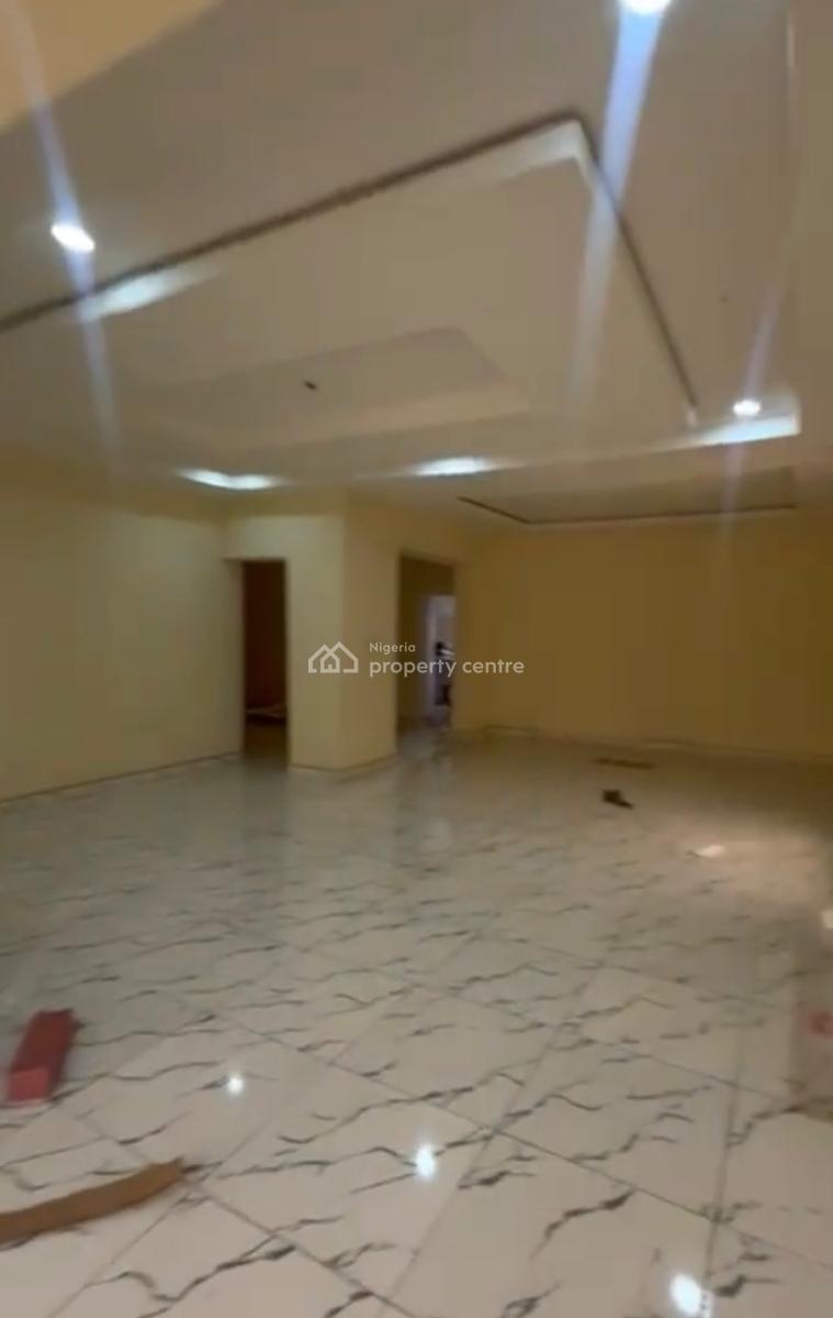 Massive Spacious 3bedroom En-suite Flat + Bq, Wuye Main, Wuye, Abuja, Block of Flats for Sale