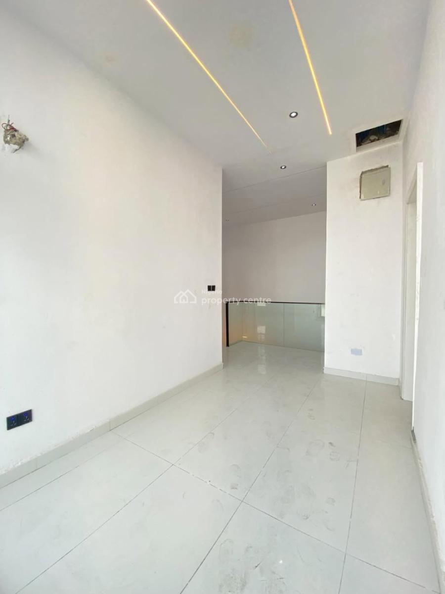 Executive  4-bedrooms Semi-detached Duplex with Bq, Ikota, Lekki, Lagos, House for Sale