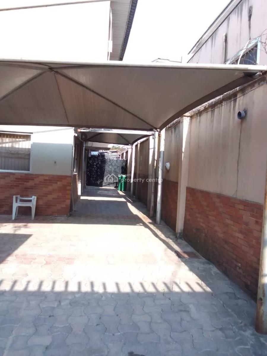 5 Beds Semi-detached House with a Room Bq, Victoria Island (vi), Lagos, Semi-detached Duplex for Sale