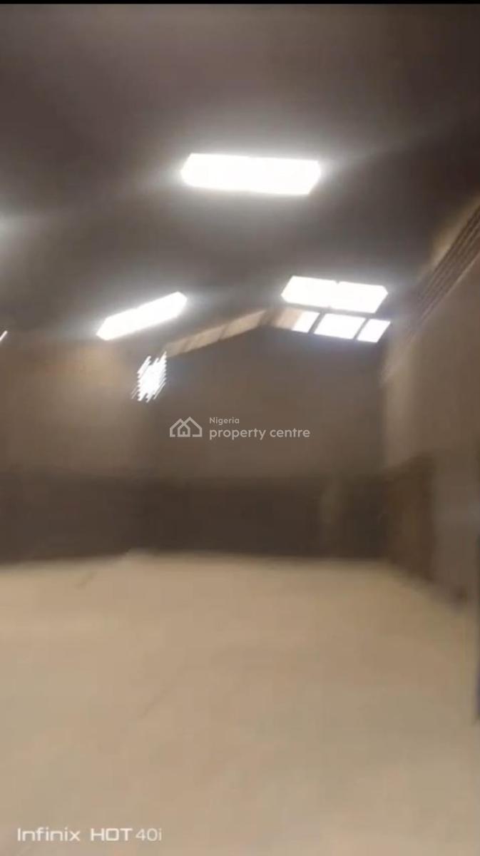 Warehouse Measuring ( *1,100 Sqm* ) Self Compound, Along Airport Road, Ikeja, Ikeja, Lagos, Warehouse for Rent