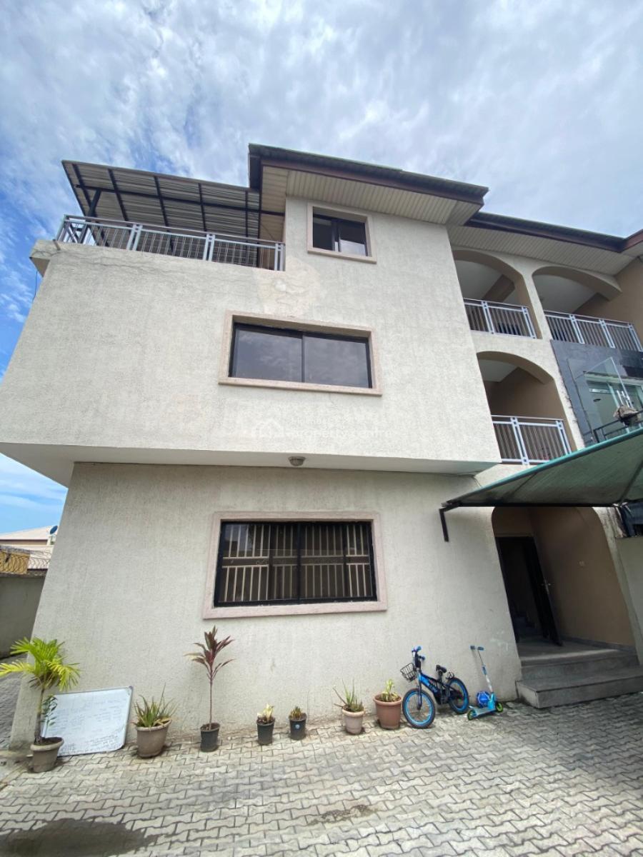 Modern 3 Bedroom Spacious Apartment with Bq Available, Lekki Phase 1, Lekki, Lagos, Flat / Apartment for Rent