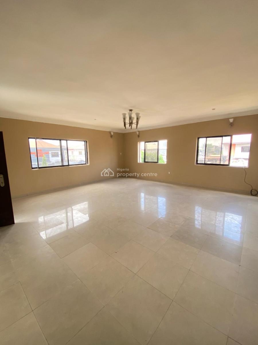 Modern 3 Bedroom Spacious Apartment with Bq Available, Lekki Phase 1, Lekki, Lagos, Flat / Apartment for Rent