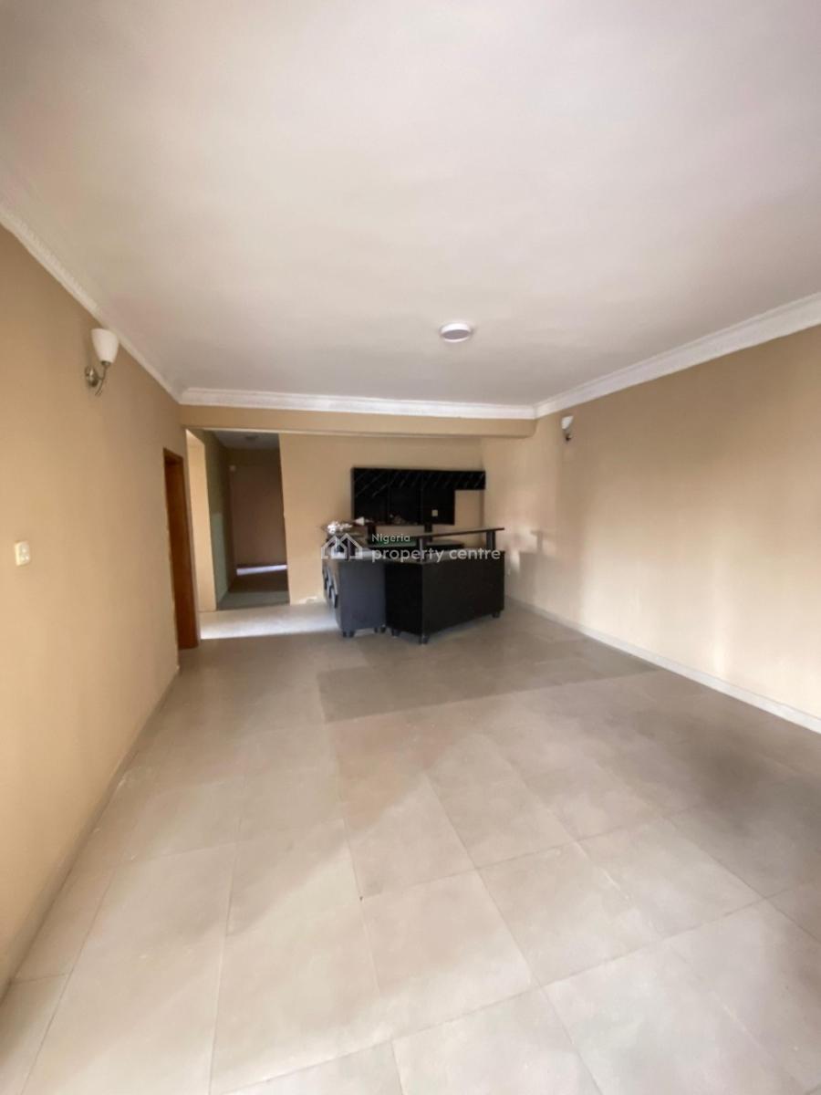 Modern 3 Bedroom Spacious Apartment with Bq Available, Lekki Phase 1, Lekki, Lagos, Flat / Apartment for Rent