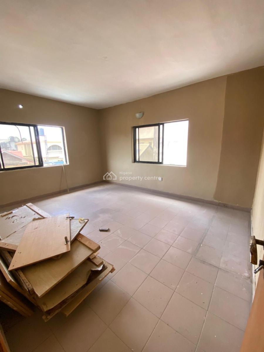 Modern 3 Bedroom Spacious Apartment with Bq Available, Lekki Phase 1, Lekki, Lagos, Flat / Apartment for Rent