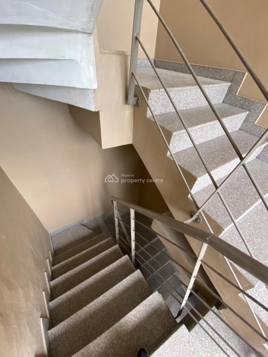 Modern 3 Bedroom Spacious Apartment with Bq Available, Lekki Phase 1, Lekki, Lagos, Flat / Apartment for Rent