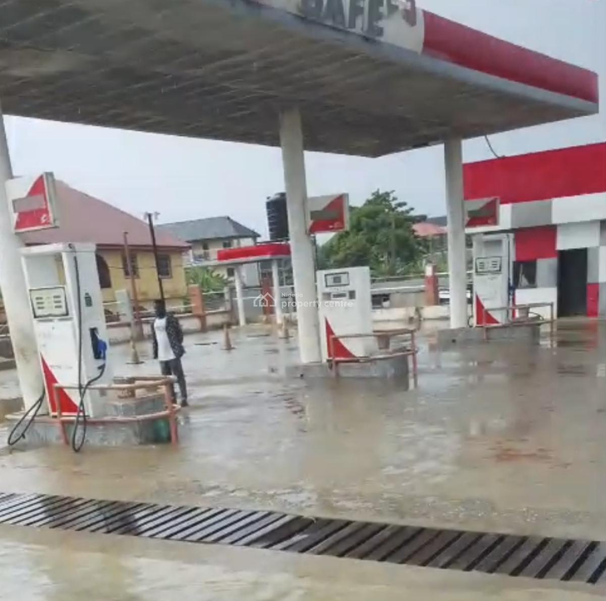 Mega Filling Station, Lasu - Igando Road, Igando, Ikotun, Lagos, Filling Station for Sale