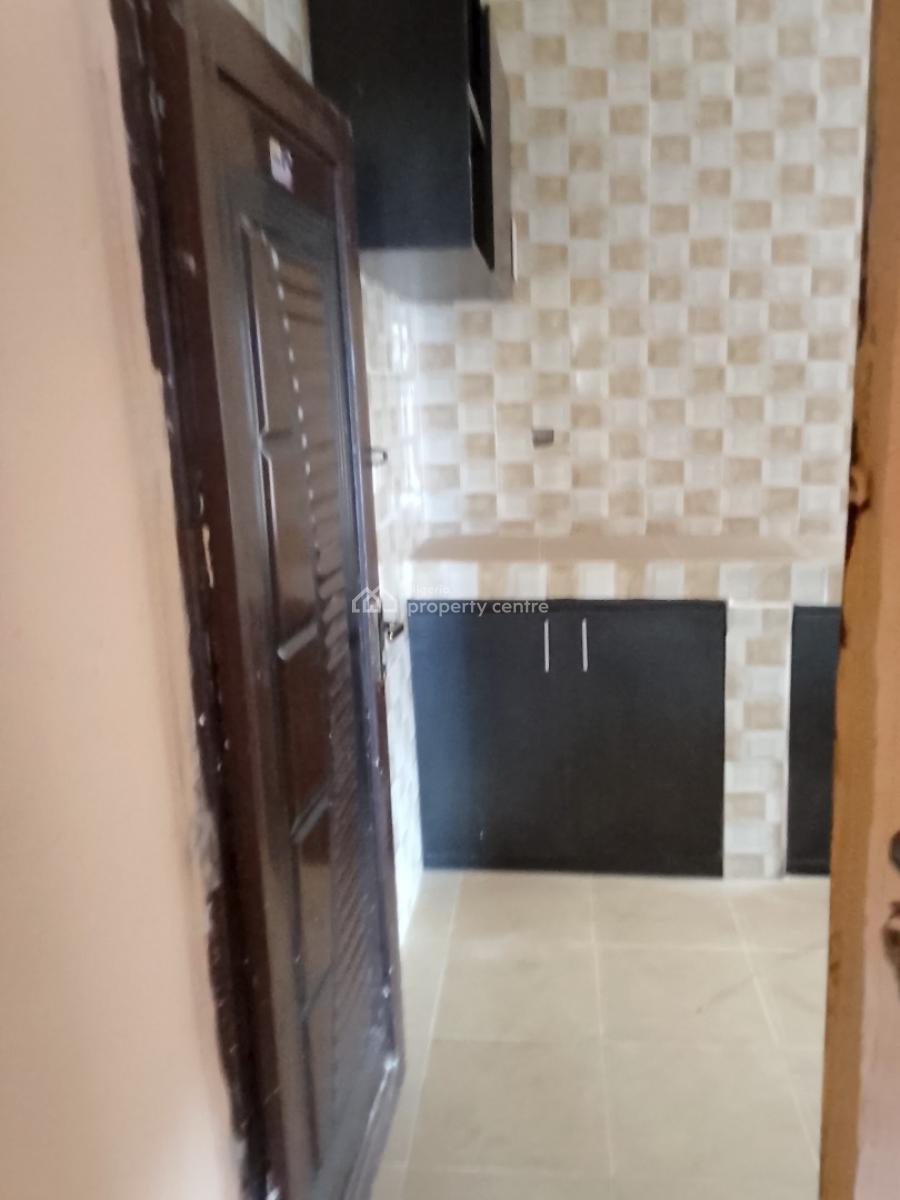 Luxury Two Bedroom, Agunfoye Estate, Igbogbo, Ikorodu, Lagos, Flat / Apartment for Rent