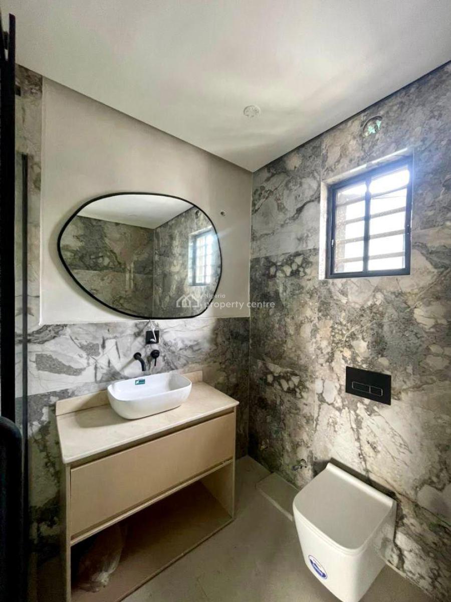 Distress Deal! Exquisite Luxury 4 Bedroom Luxury Duplex, Lekki Phase 1, Lekki, Lagos, Terraced Duplex for Sale