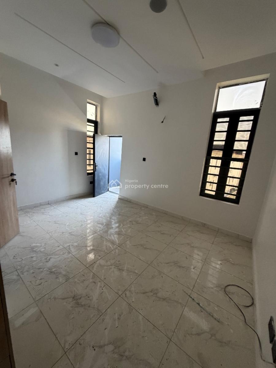Lovely 2 Bedroom with Swimming Pool  & Gym, Ologolo, Lekki, Lagos, Flat / Apartment for Sale