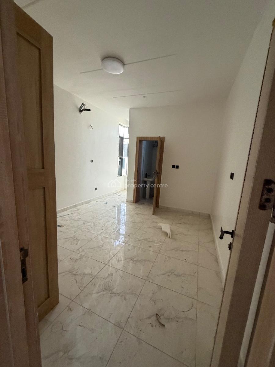 Lovely 2 Bedroom with Swimming Pool  & Gym, Ologolo, Lekki, Lagos, Flat / Apartment for Sale