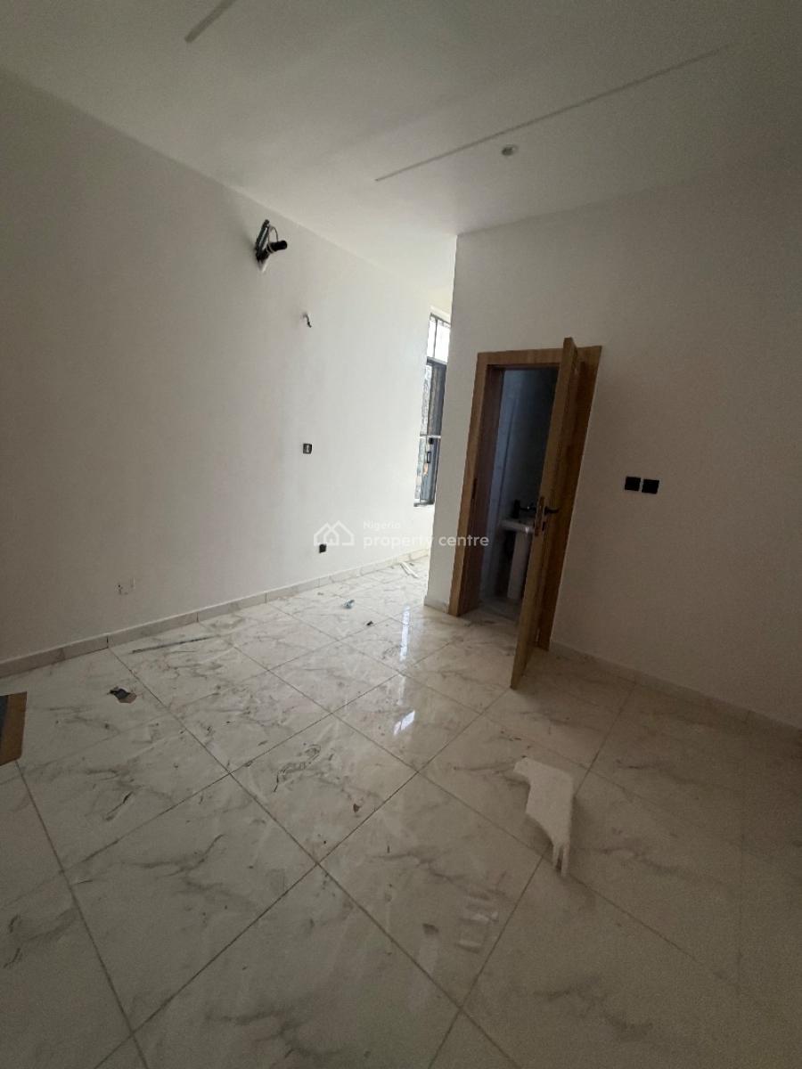 Lovely 2 Bedroom with Swimming Pool  & Gym, Ologolo, Lekki, Lagos, Flat / Apartment for Sale