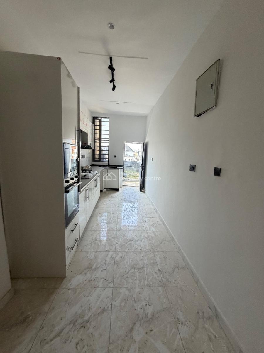 Lovely 2 Bedroom with Swimming Pool  & Gym, Ologolo, Lekki, Lagos, Flat / Apartment for Sale