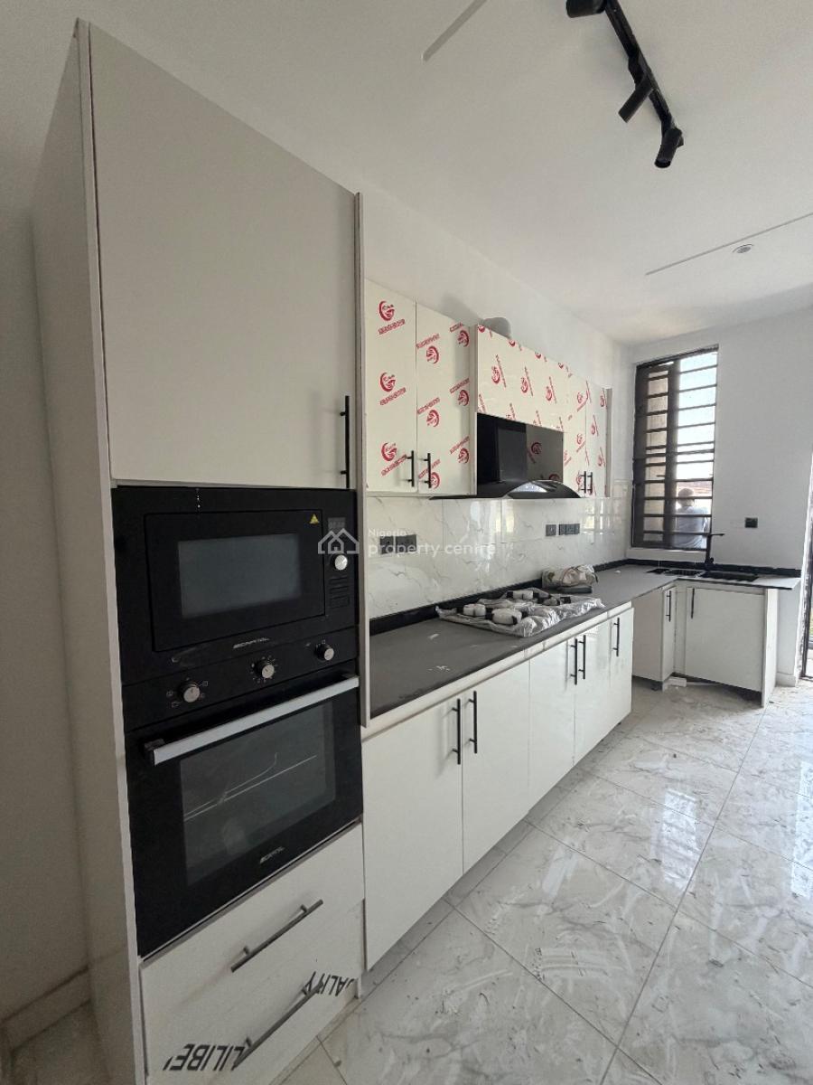 Lovely 2 Bedroom with Swimming Pool  & Gym, Ologolo, Lekki, Lagos, Flat / Apartment for Sale