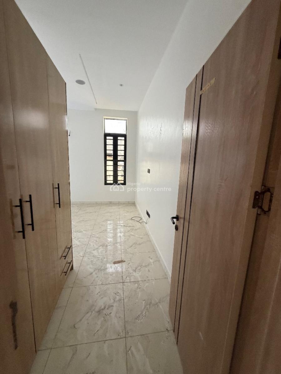 Lovely 2 Bedroom with Swimming Pool  & Gym, Ologolo, Lekki, Lagos, Flat / Apartment for Sale