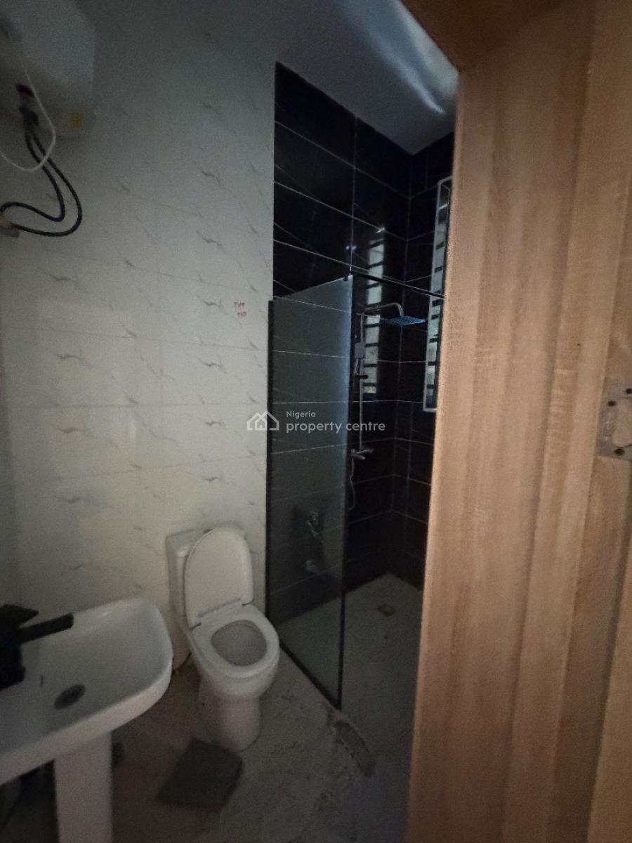 Lovely 2 Bedroom with Swimming Pool  & Gym, Ologolo, Lekki, Lagos, Flat / Apartment for Sale