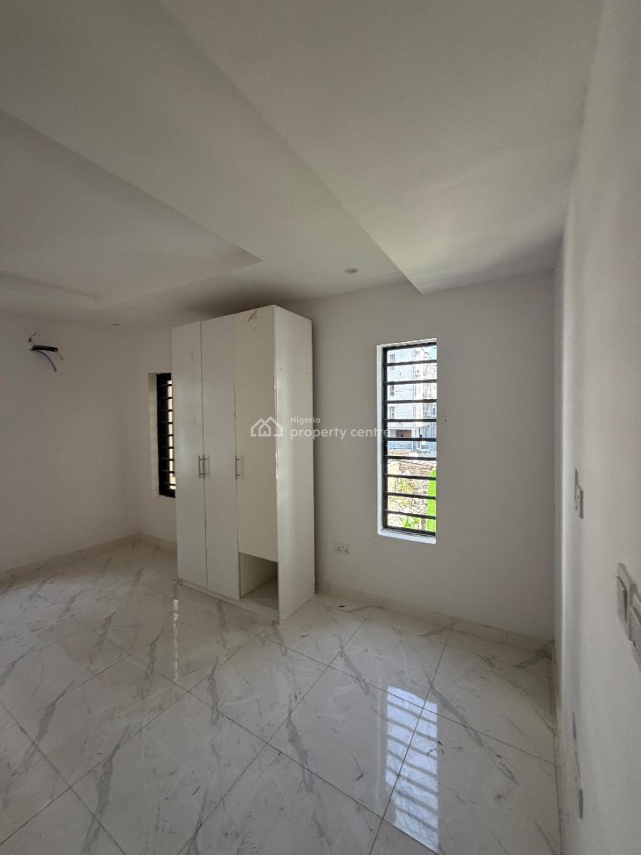 Lovely Spacious 2 Bedroom, Ologolo, Lekki, Lagos, Flat / Apartment for Sale