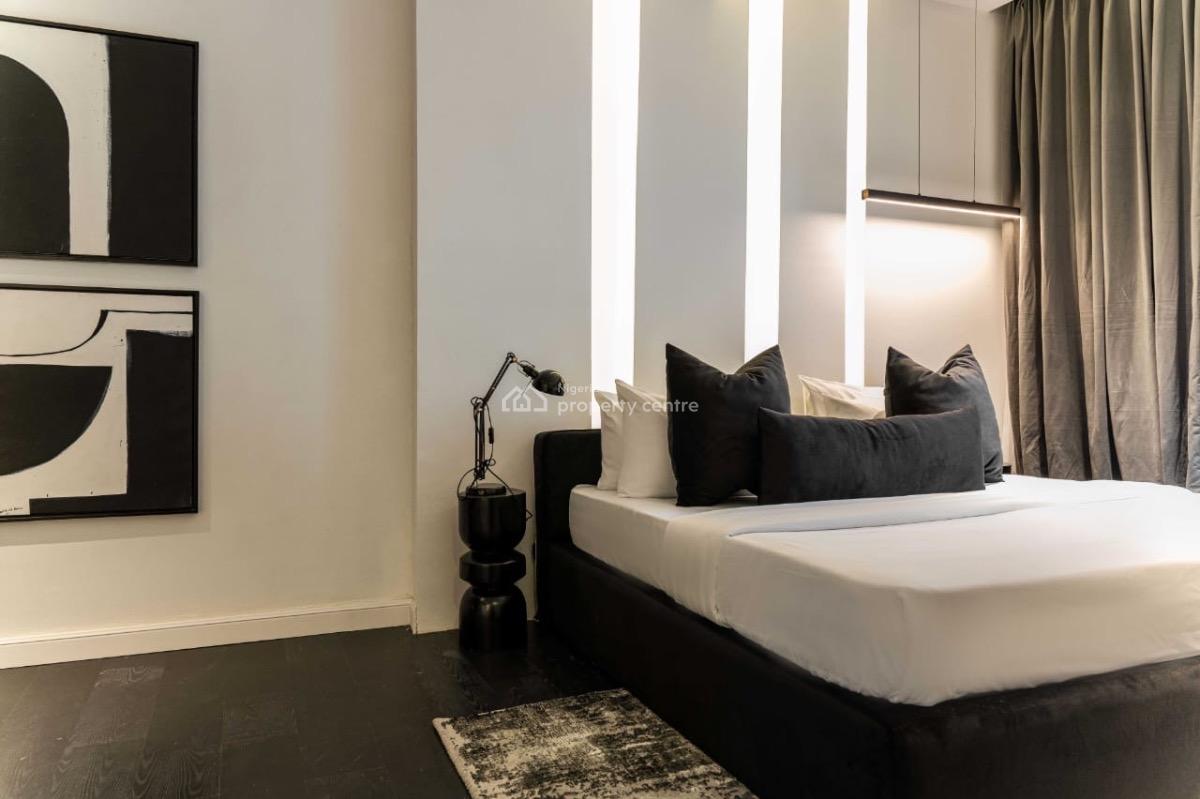 Beautiful 2 Bedrooms Apartment with Pool and Gym, Phase 1, Lekki, Lagos, Flat / Apartment Short Let