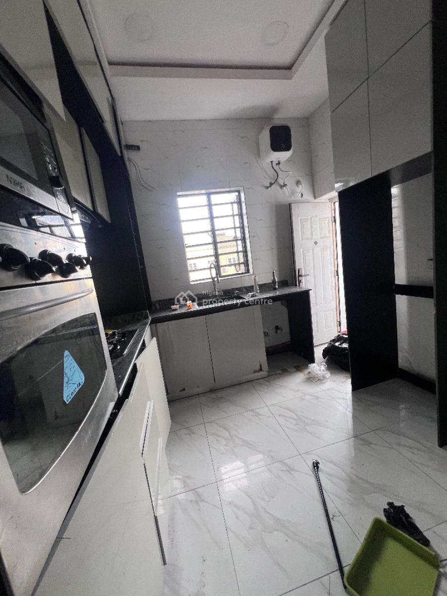 a Well Built 2 Bedroom Flat, Lekki Scheme 2 Abraham Adesanya, Lekki Phase 2, Lekki, Lagos, Flat / Apartment for Rent