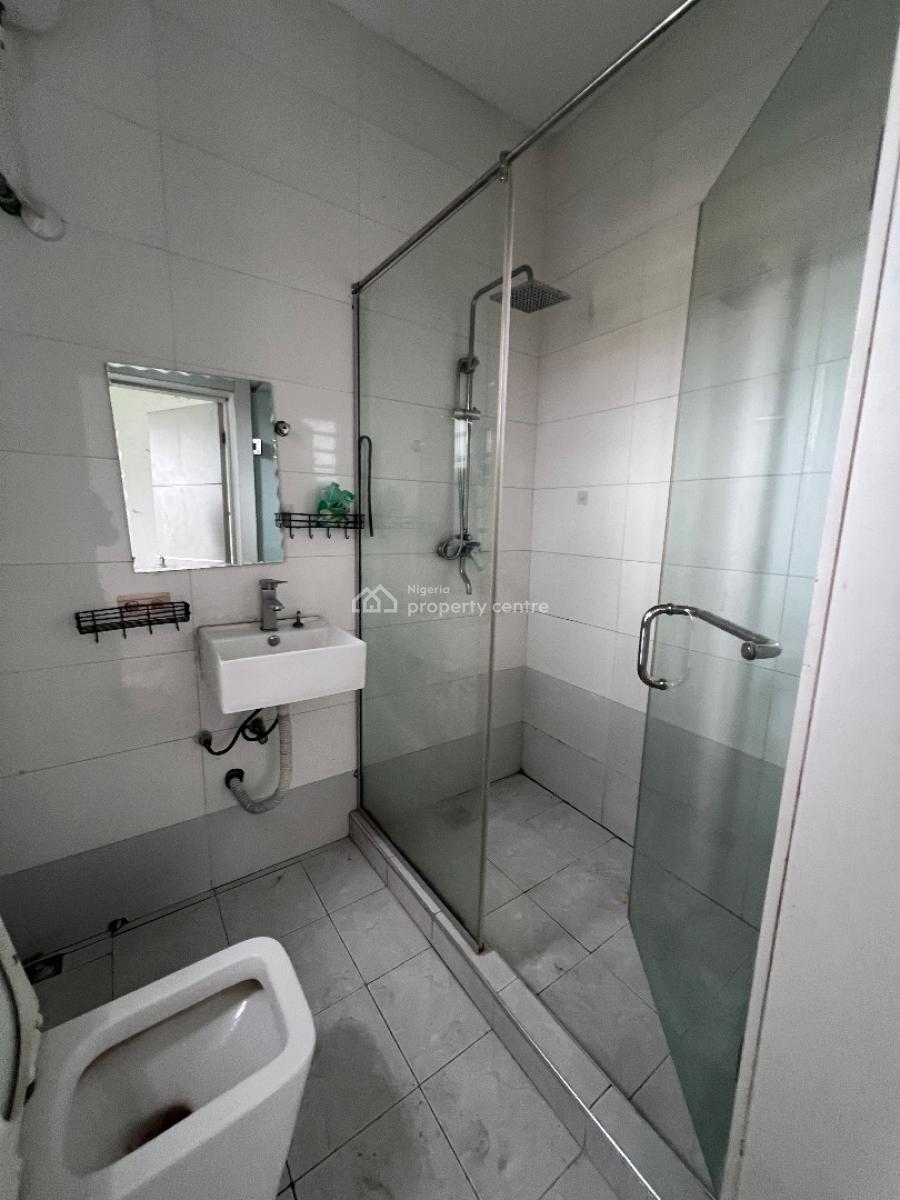 a Well Built 2 Bedroom Flat, Lekki Scheme 2 Abraham Adesanya, Lekki Phase 2, Lekki, Lagos, Flat / Apartment for Rent