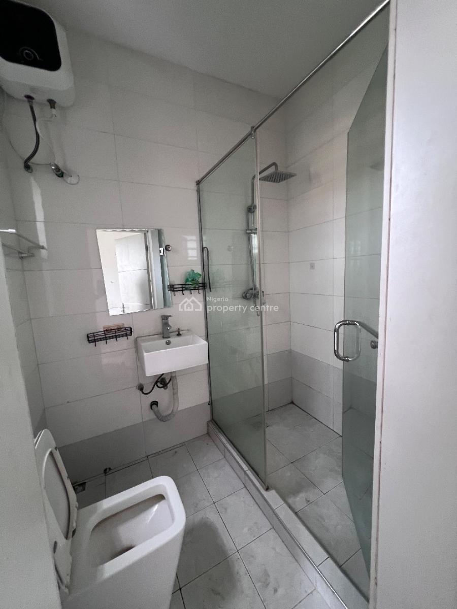 a Well Built 2 Bedroom Flat, Lekki Scheme 2 Abraham Adesanya, Lekki Phase 2, Lekki, Lagos, Flat / Apartment for Rent