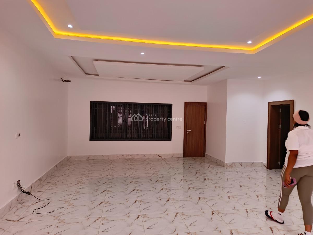 Spacious 3 Bedroom Flat with Bq, Wuye, Abuja, Flat / Apartment for Rent
