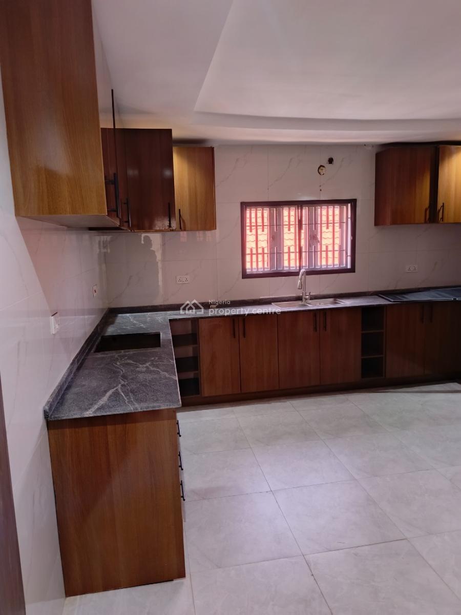 Spacious 3 Bedroom Flat with Bq, Wuye, Abuja, Flat / Apartment for Rent