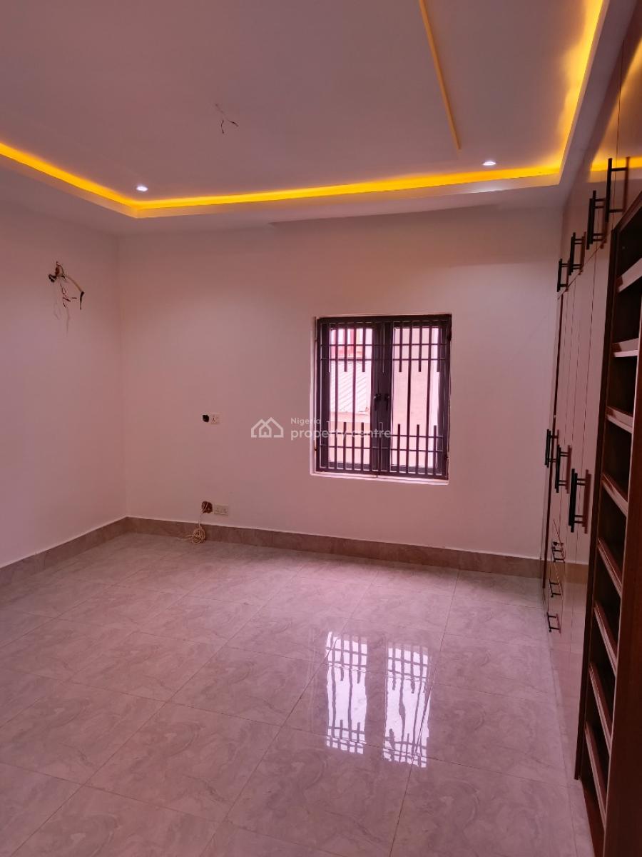 Spacious 3 Bedroom Flat with Bq, Wuye, Abuja, Flat / Apartment for Rent