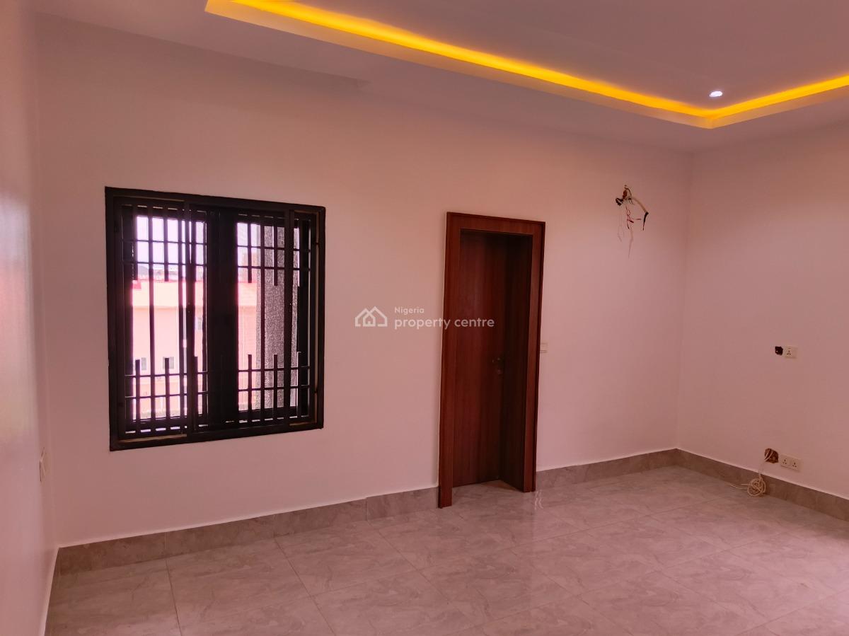 Spacious 3 Bedroom Flat with Bq, Wuye, Abuja, Flat / Apartment for Rent