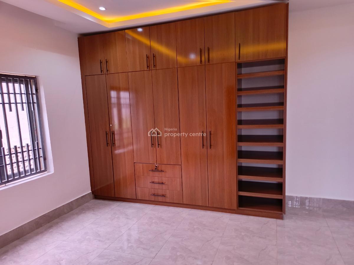 Spacious 3 Bedroom Flat with Bq, Wuye, Abuja, Flat / Apartment for Rent