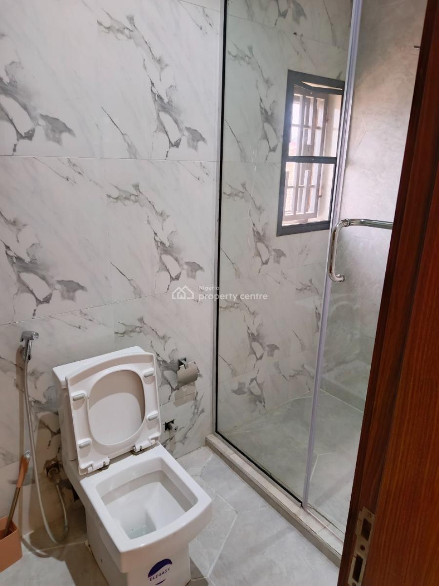 Spacious 3 Bedroom Flat with Bq, Wuye, Abuja, Flat / Apartment for Rent