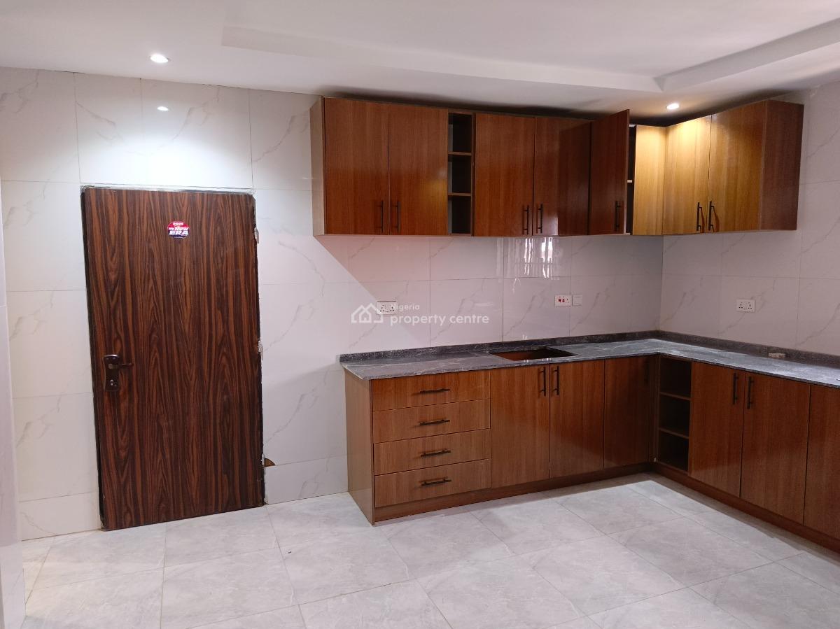 Spacious 3 Bedroom Flat with Bq, Wuye, Abuja, Flat / Apartment for Rent