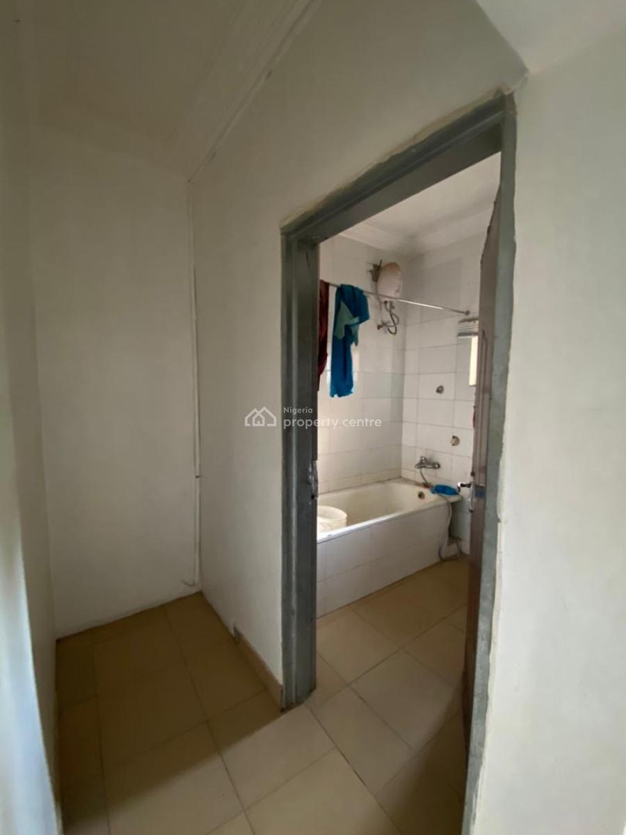 Recently Vacated Spacious 3 Bedroom Apartment, Zone 1, Wuse, Abuja, Flat / Apartment for Rent