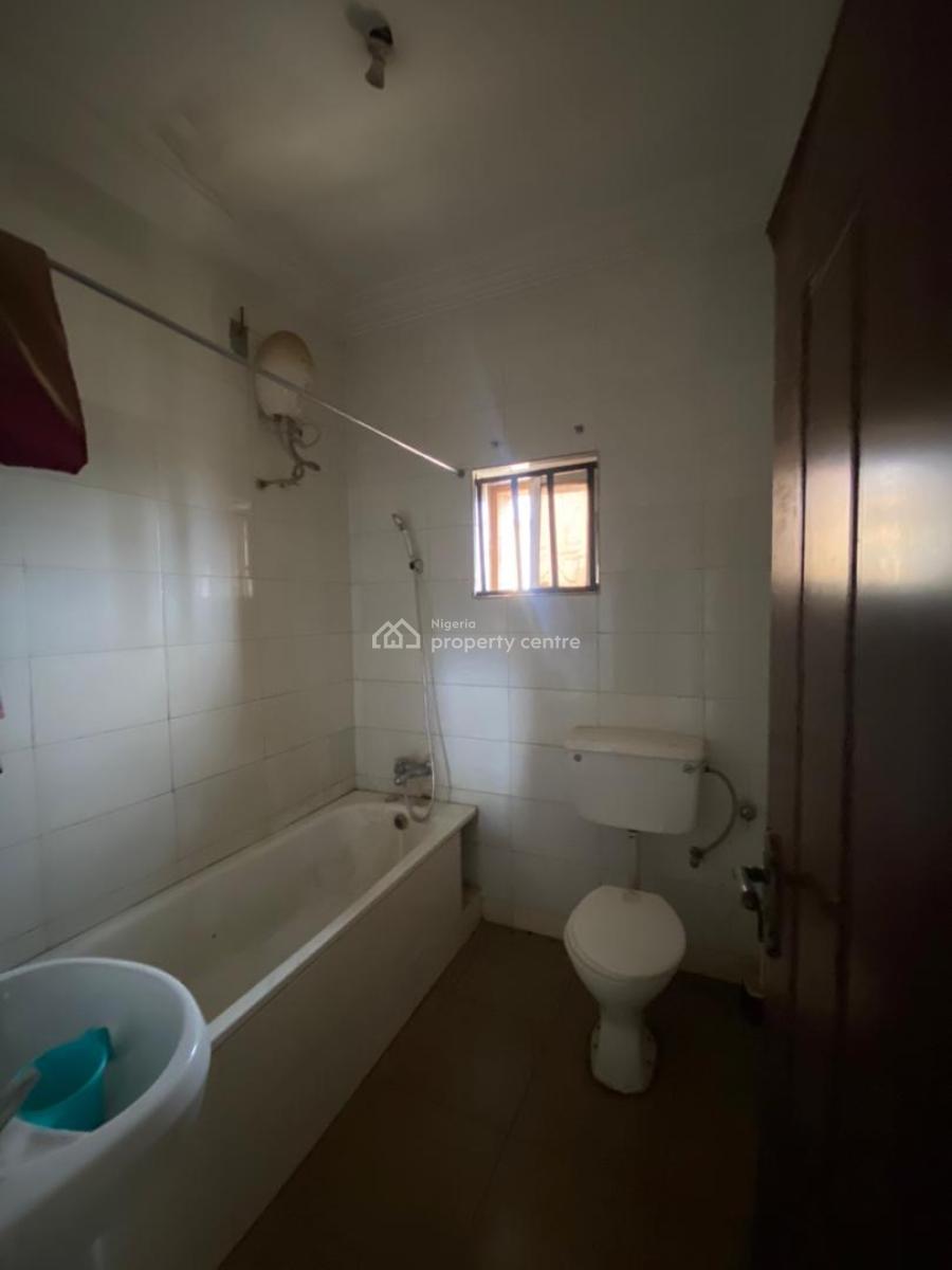 Recently Vacated Spacious 3 Bedroom Apartment, Zone 1, Wuse, Abuja, Flat / Apartment for Rent