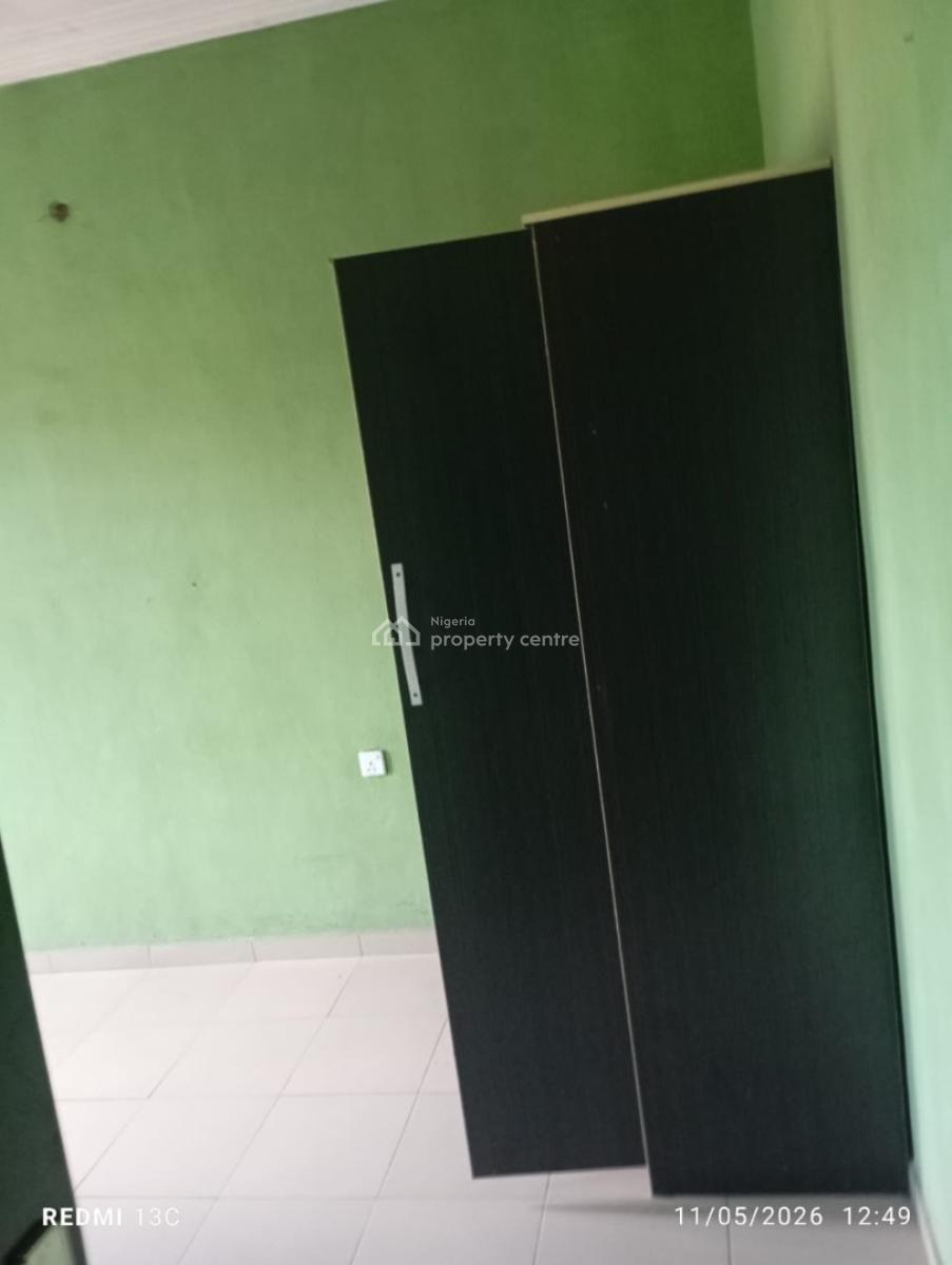 Well Maintained 2 Bedroom Flat with Rooms En-suite, Opposite Omole Phase 1, Omole Phase 1, Ikeja, Lagos, Flat / Apartment for Rent