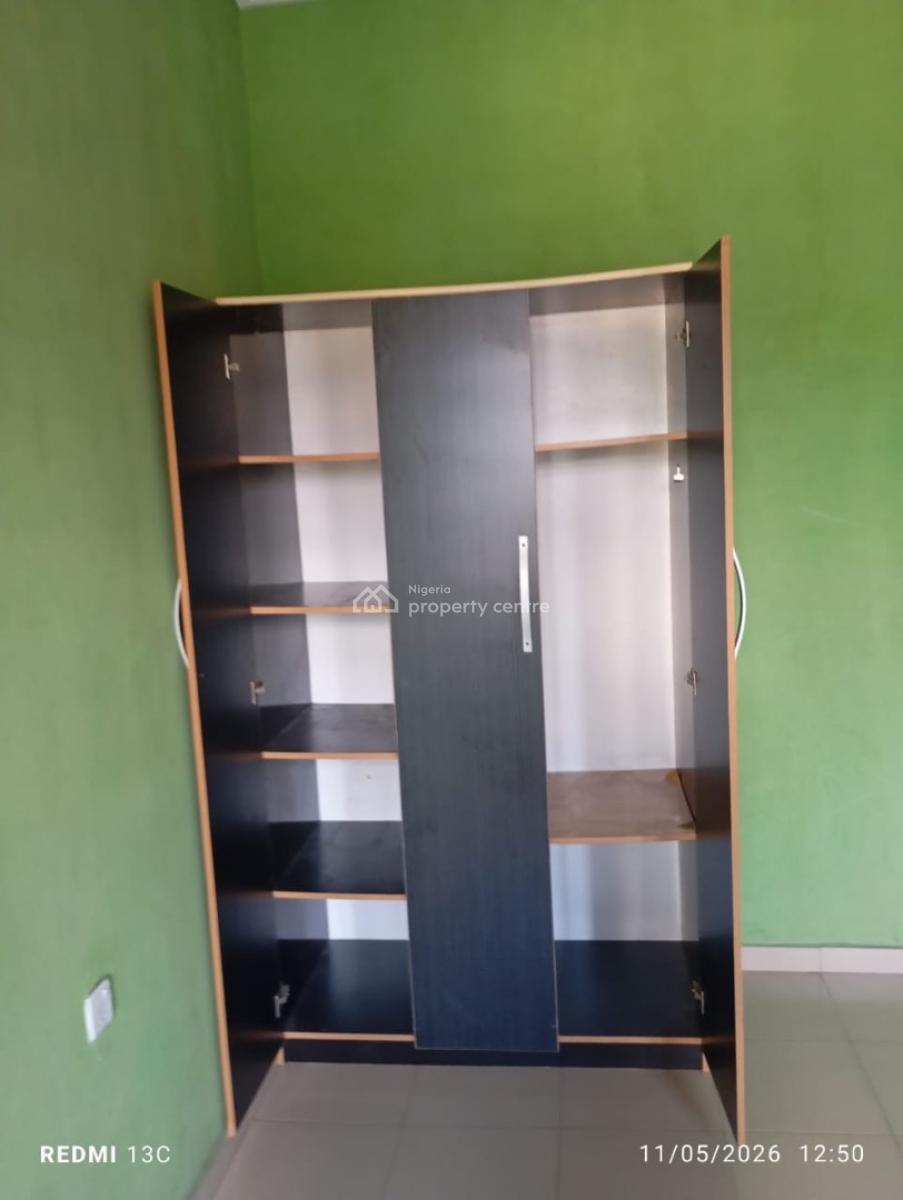 Well Maintained 2 Bedroom Flat with Rooms En-suite, Opposite Omole Phase 1, Omole Phase 1, Ikeja, Lagos, Flat / Apartment for Rent
